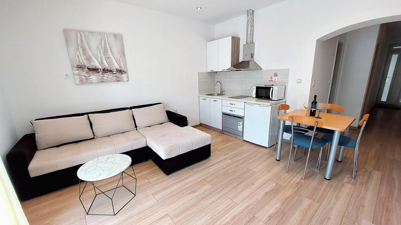 Apartman Anita เยเซนิเซ ภายนอก รูปภาพ
