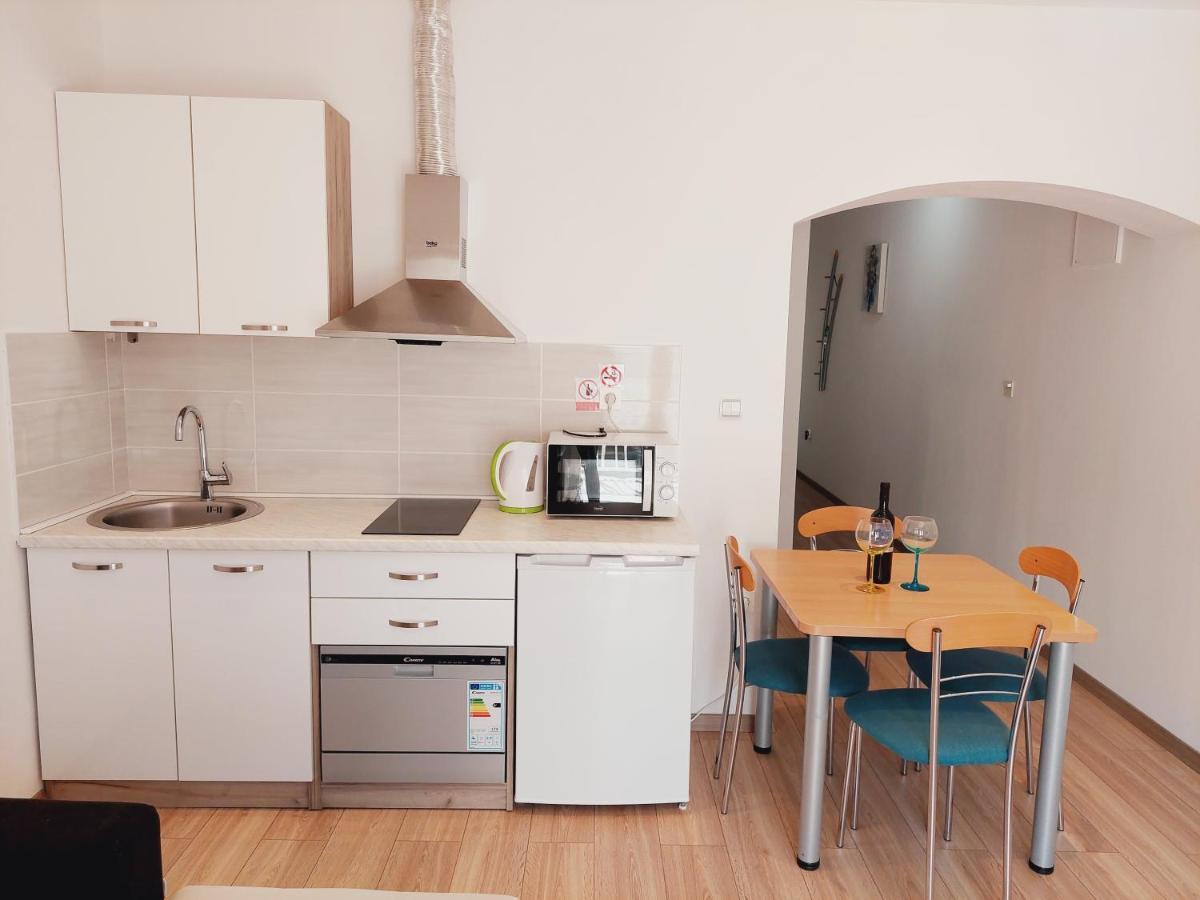 Apartman Anita เยเซนิเซ ภายนอก รูปภาพ