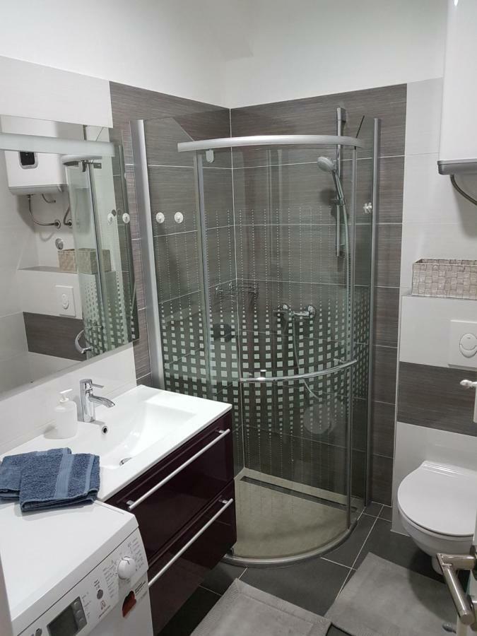 Apartman Anita เยเซนิเซ ภายนอก รูปภาพ